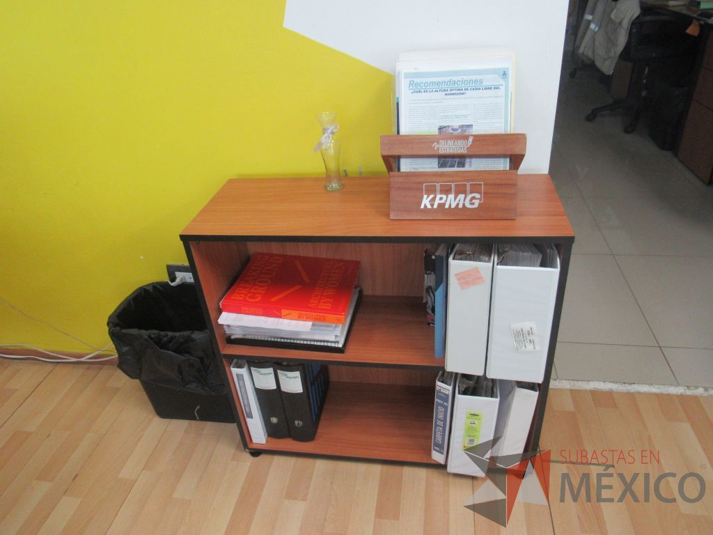 Lote 109 - Escritorio de costado derecho en escuadra con archivero vertical de 2 cajones - Imagen 4