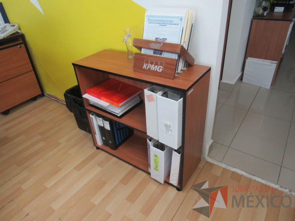 Lote 109 - Escritorio de costado derecho en escuadra con archivero vertical de 2 cajones - Imagen 5