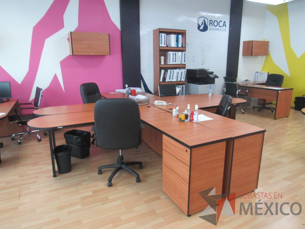 Lote 110 - Estación de trabajo para 4 personas con 4 archivero de 3 cajones color café - Imagen 2