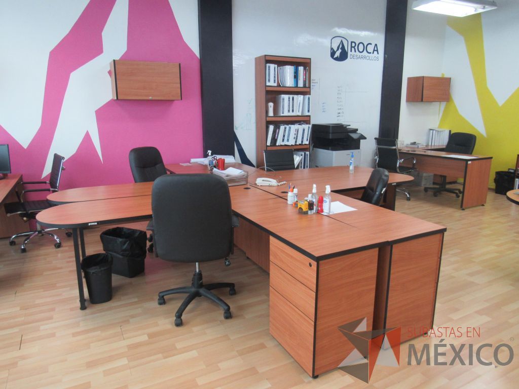 Lote 110 - Estación de trabajo para 4 personas con 4 archivero de 3 cajones color café - Imagen 3