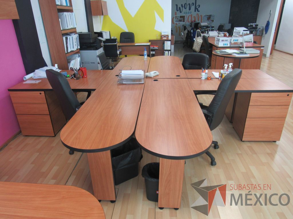 Lote 110 - Estación de trabajo para 4 personas con 4 archivero de 3 cajones color café - Imagen 11