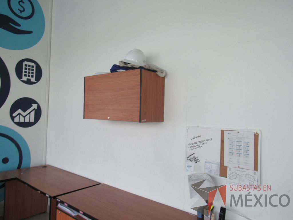 Lote 044 - Estación de trabajo para 4 personas con 3 archiveros de pedestal de 3 cajones - Imagen 11