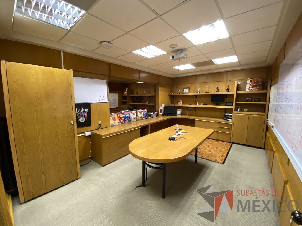 Lote 001 - Oficina Ejecutiva con Escritorio, Mesa de trabajo, 2 Gabinetes y Credenza - Imagen 18