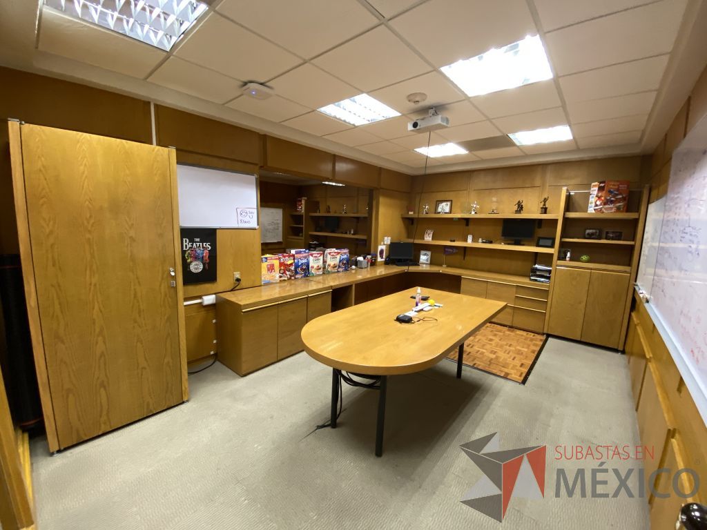 Lote 001 - Oficina Ejecutiva con Escritorio, Mesa de trabajo, 2 Gabinetes y Credenza - Imagen 19