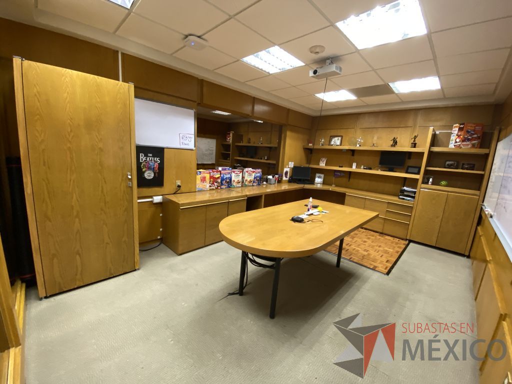 Lote 001 - Oficina Ejecutiva con Escritorio, Mesa de trabajo, 2 Gabinetes y Credenza - Imagen 20