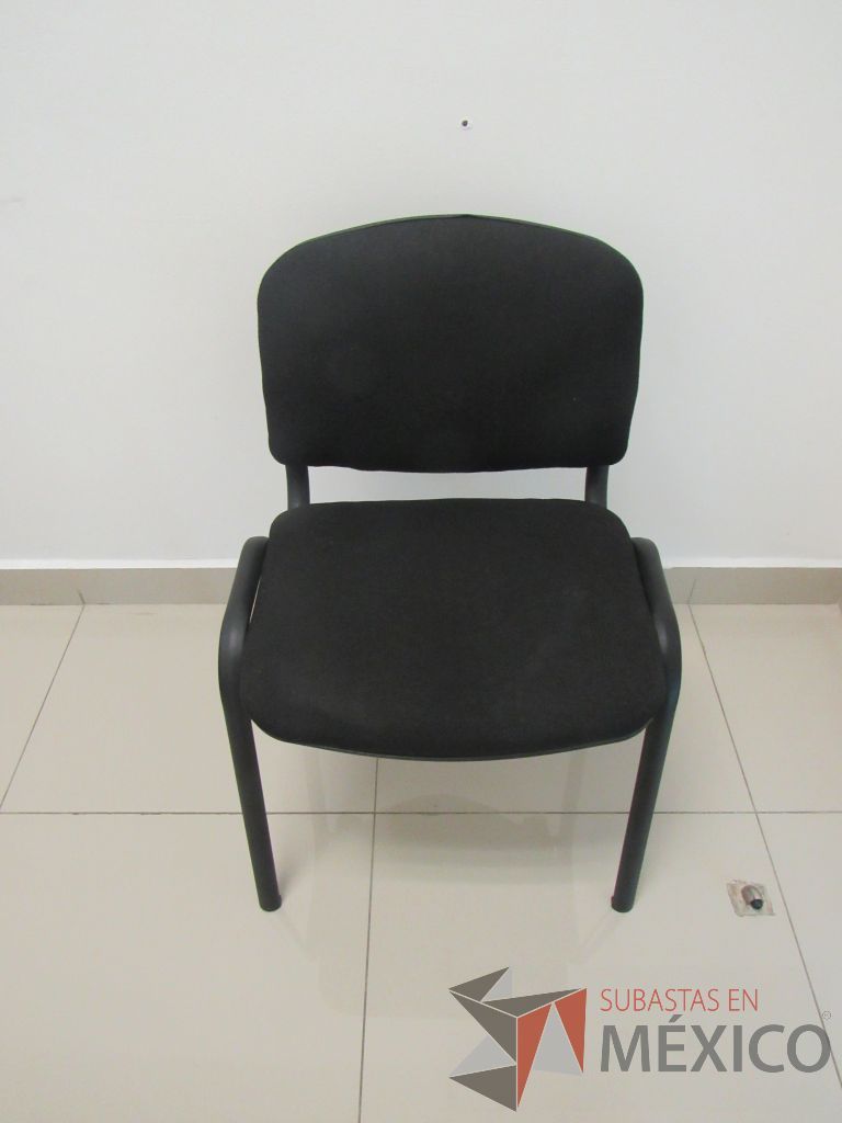 Lote 099 - 2 Sillas de visita con 4 patas metálicas asiento y respaldo en tela color negro - Imagen 7