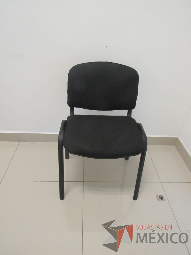 Lote 099 - 2 Sillas de visita con 4 patas metálicas asiento y respaldo en tela color negro - Imagen 8
