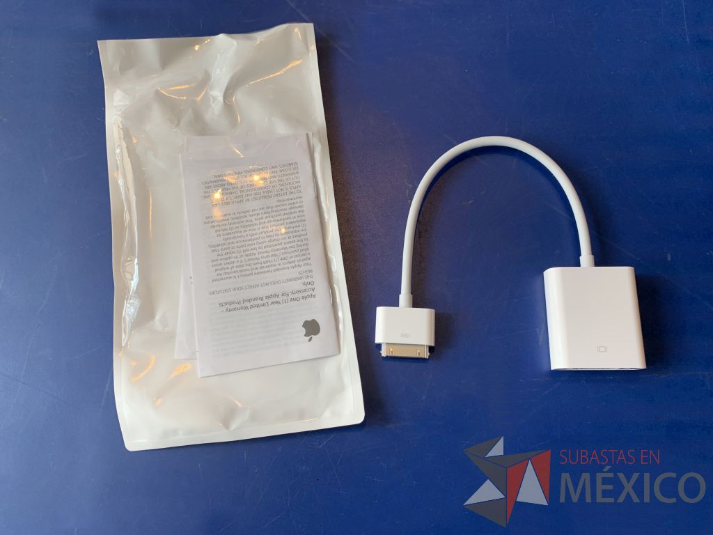Lote 135 - 1 cable AV/USB p/IPAD,2 adaptadores minidisplay a VGA,1 adaptador VGA a IPOD,1 adaptador VGA a HDMI,6 divisores VGA de 2 vias. - Imagen 8