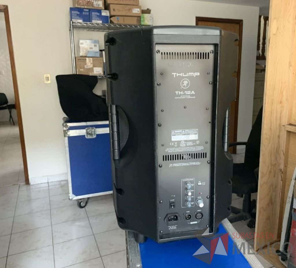 Lote 016 - 2 Bocinas profesionales 300w Marca Mackie con tripié y 2 cables Canon genérico de 20m - Imagen 6