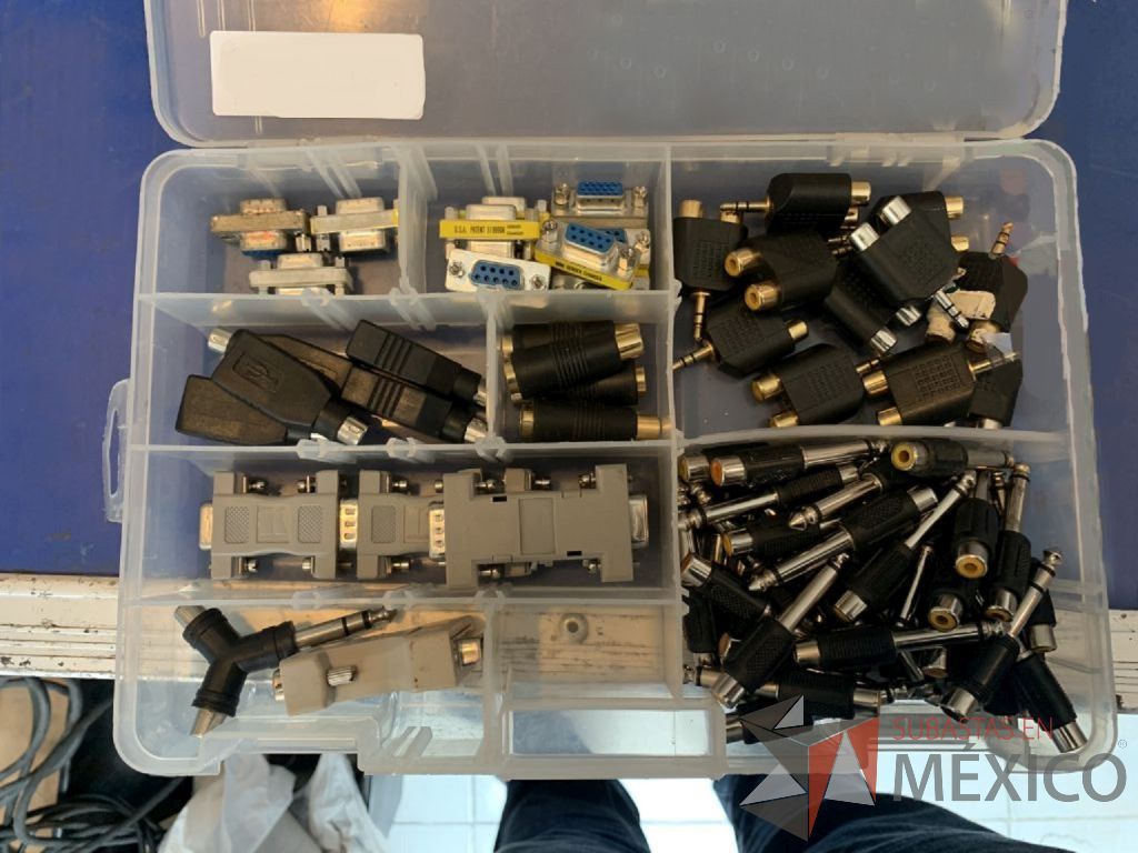 Lote 134 - 205 conectores y adaptadores de diversas conexiones ( VGA,CANON,PLUG,HDMI,RCA etc.) - Imagen 74