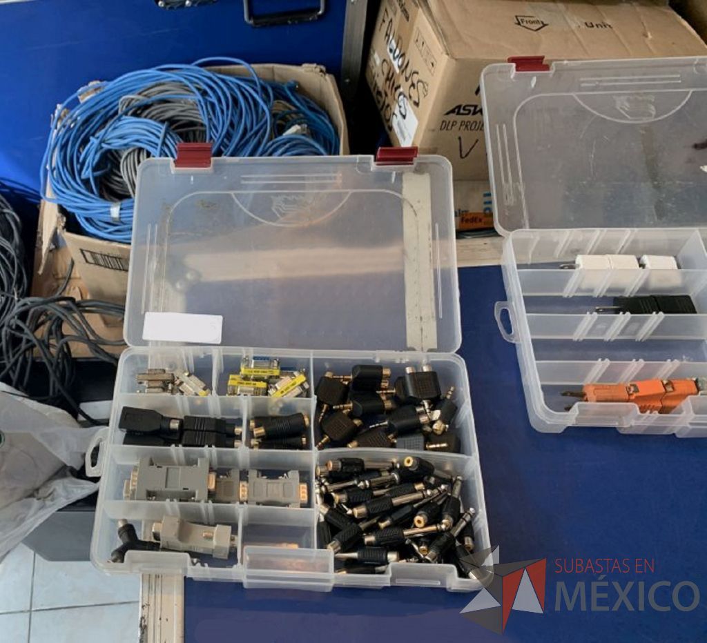 Lote 134 - 205 conectores y adaptadores de diversas conexiones ( VGA,CANON,PLUG,HDMI,RCA etc.) - Imagen 39