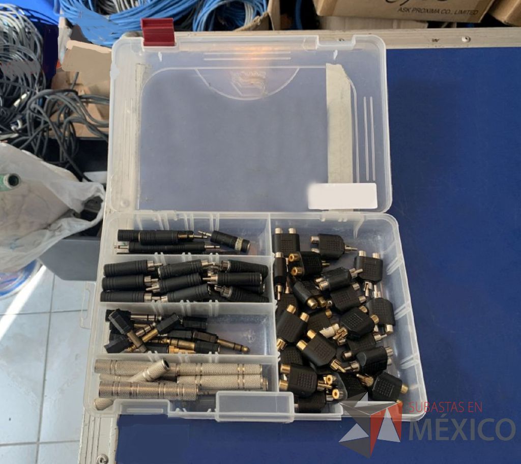Lote 134 - 205 conectores y adaptadores de diversas conexiones ( VGA,CANON,PLUG,HDMI,RCA etc.) - Imagen 19