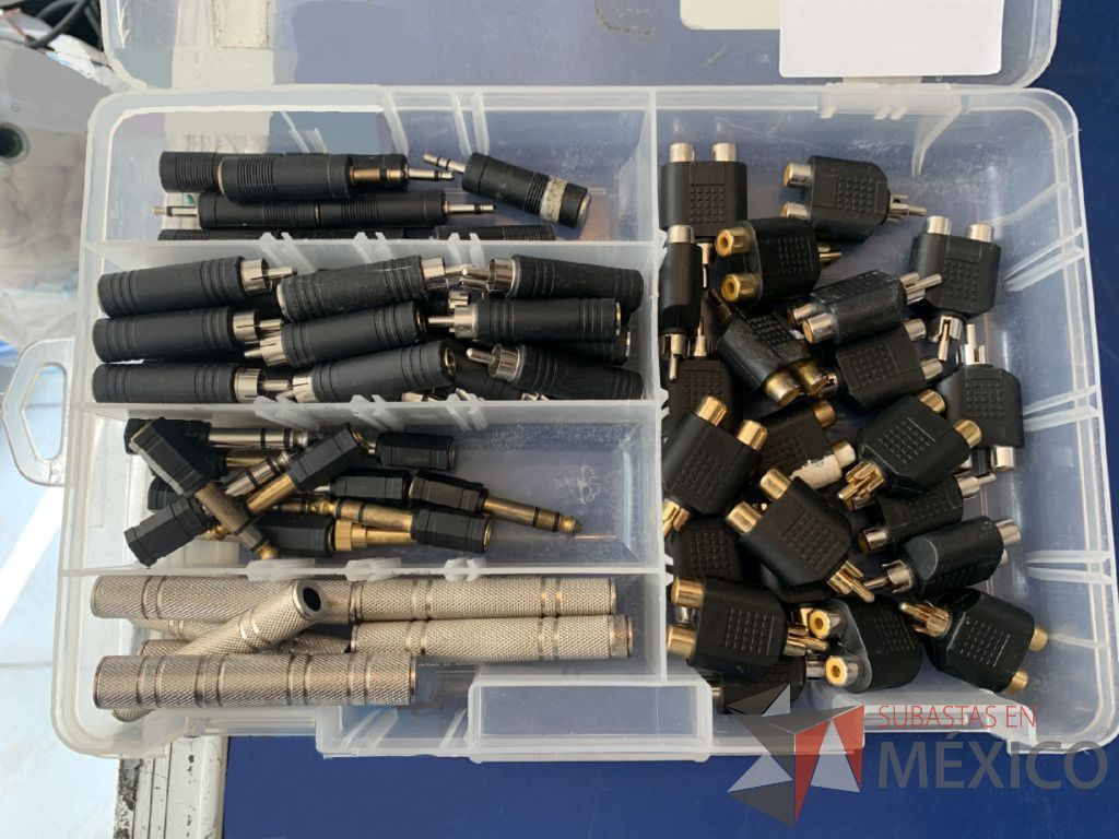 Lote 134 - 205 conectores y adaptadores de diversas conexiones ( VGA,CANON,PLUG,HDMI,RCA etc.) - Imagen 18