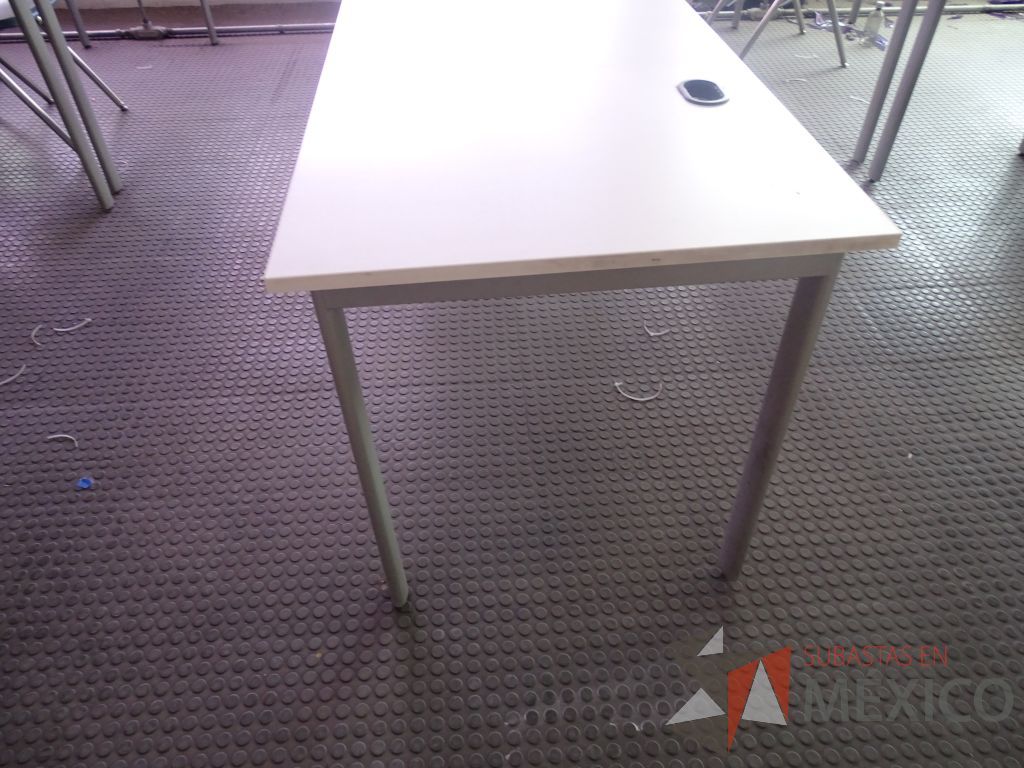 Lote 002 - Mesa de trabajo para 2 personas y 2 Sillas fijas con mecanismo de nivelación - Imagen 8