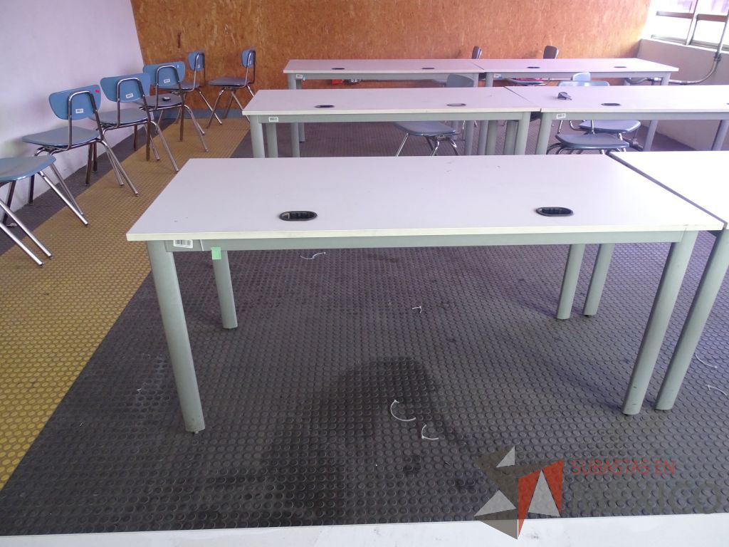 Lote 002 - Mesa de trabajo para 2 personas y 2 Sillas fijas con mecanismo de nivelación - Imagen 15