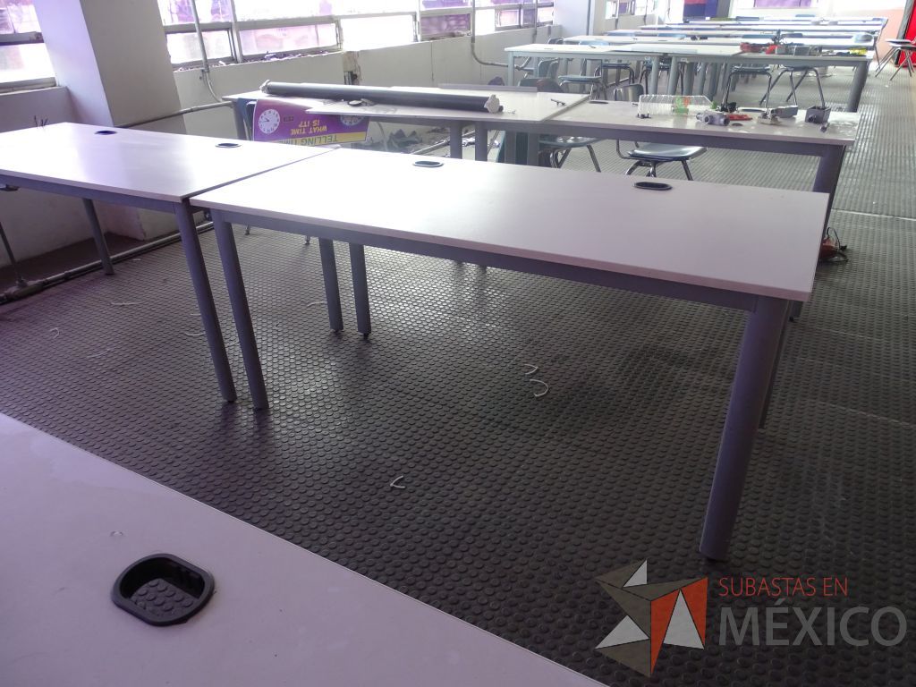 Lote 002 - Mesa de trabajo para 2 personas y 2 Sillas fijas con mecanismo de nivelación - Imagen 18