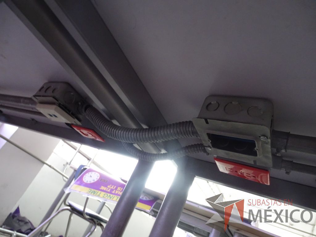 Lote 002 - Mesa de trabajo para 2 personas y 2 Sillas fijas con mecanismo de nivelación - Imagen 20