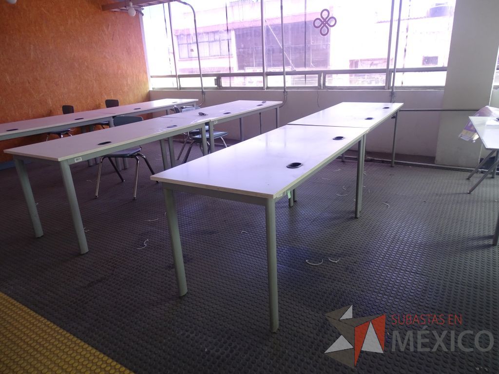 Lote 004 - Mesa de trabajo para 2 personas y 2 Sillas fijas con mecanismo de nivelación - Imagen 25