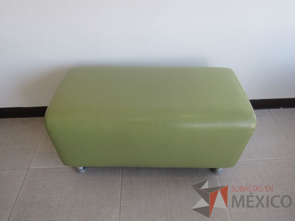 Lote 010 - 2 Taburetes rectangulares con cuatro patas metálicas tipo piel color verde - Imagen 3