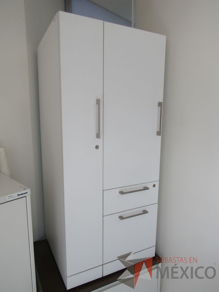 Lote 013 - Gabinete alto con 2 puertas y 2 cajones color blanco - Imagen 5