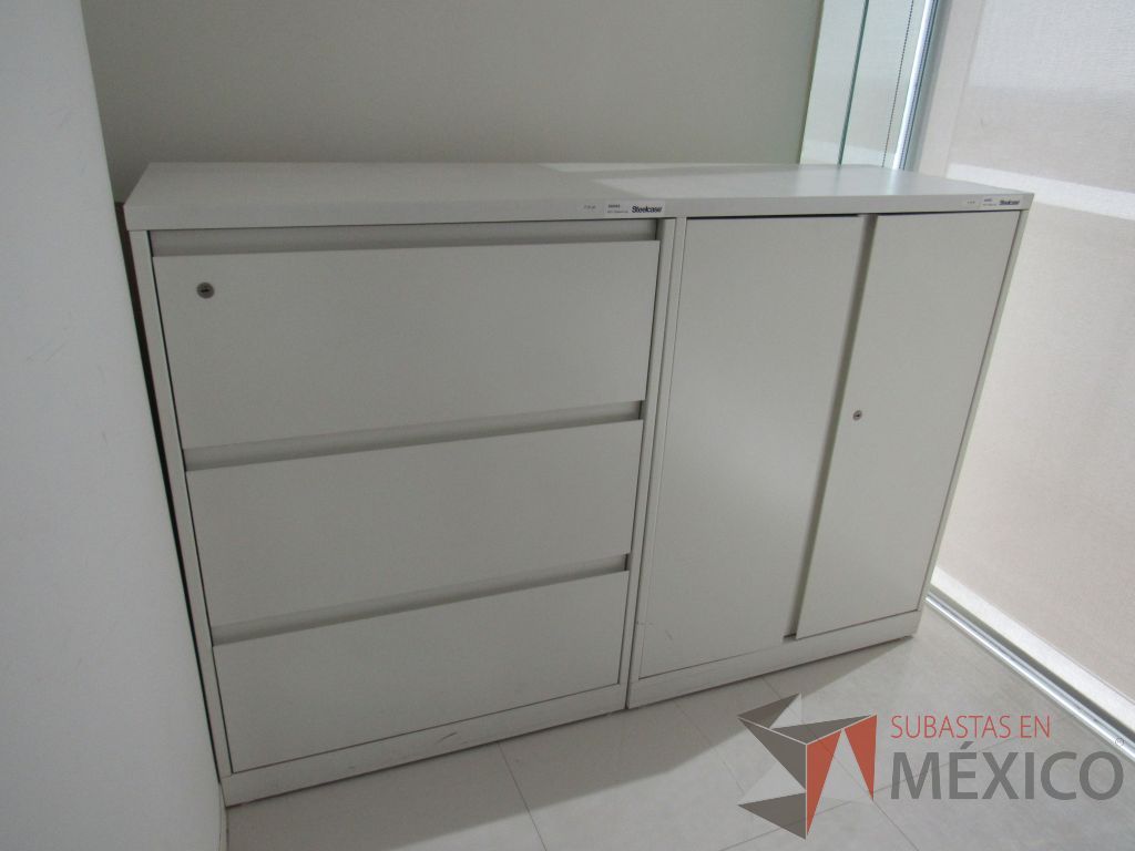 Lote 014 - Archivero Horizontal de 3 cajones, Gabinete de 2 puertas con 1 entrepaño y 1 cubierta color blanco - Imagen 4