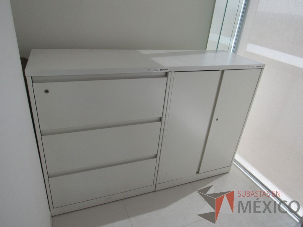 Lote 014 - Archivero Horizontal de 3 cajones, Gabinete de 2 puertas con 1 entrepaño y 1 cubierta color blanco - Imagen 5