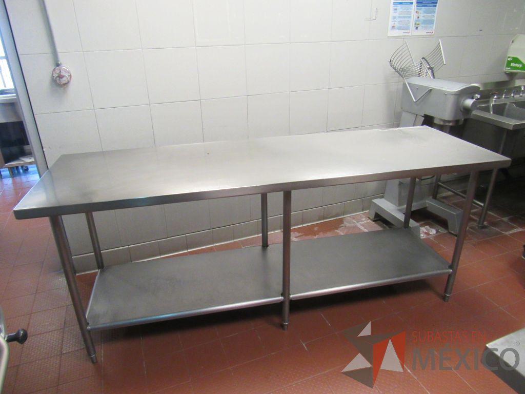 Lote 025 - Mesa de trabajo con entrepaño y Repisa a pared de acero inoxidable - Imagen 11