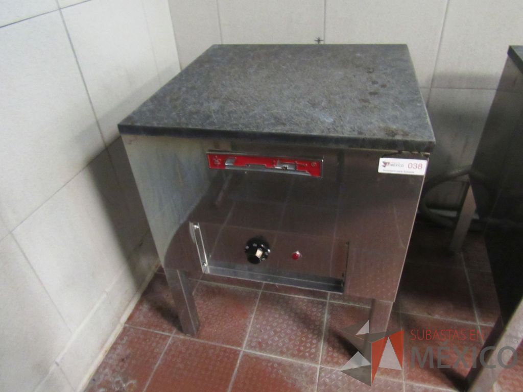 Lote 027 - Horno Coriat, elaborado con acero inoxidable 1 compartimento con capacidad para 5 charolas de 0.650 m x 0.500 m.