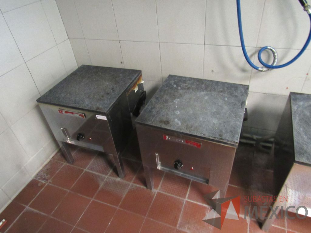 Lote 027 - Horno Coriat, elaborado con acero inoxidable 1 compartimento con capacidad para 5 charolas de 0.650 m x 0.500 m. - Imagen 4