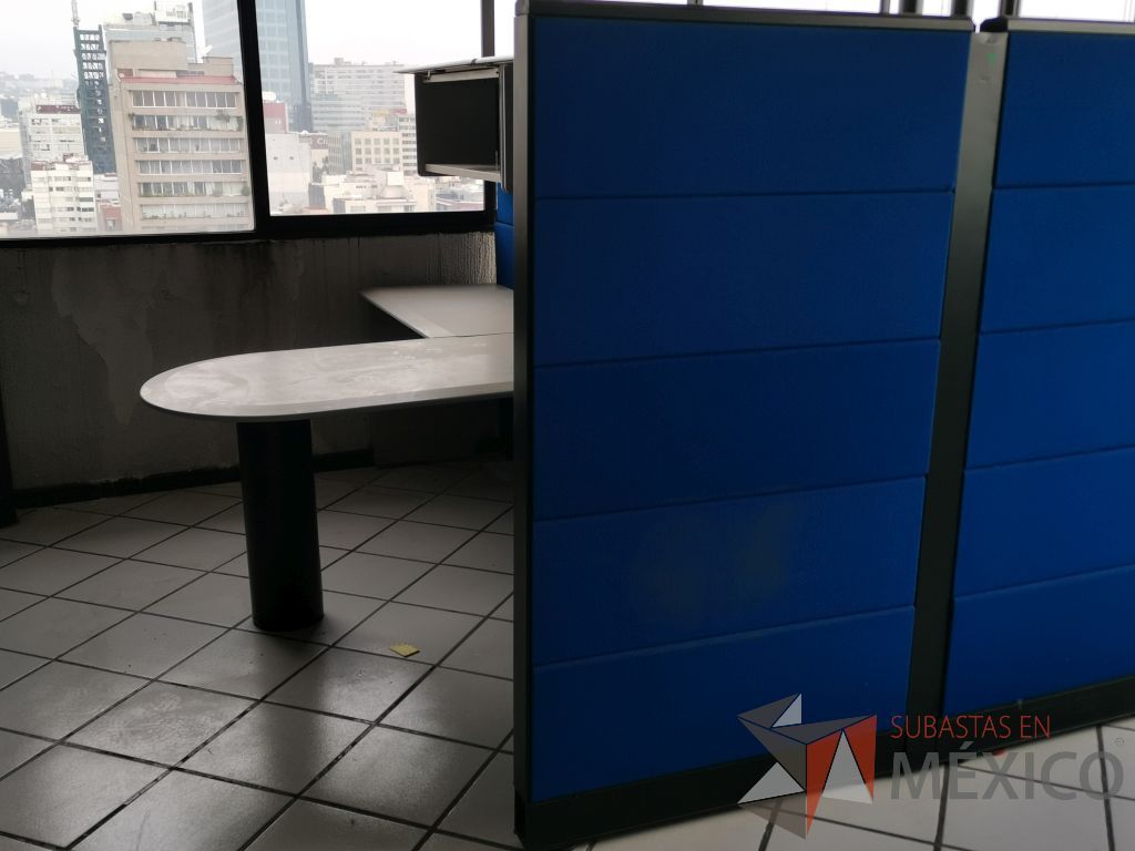 Lote 037 - Estación de trabajo para 2 personas con 2 gavetas, pizarrón blanco y 2 archiveros verticales de 3 cajones - Imagen 18
