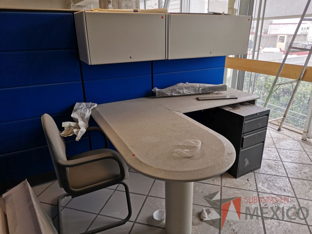 Lote 152 - Estación de trabajo para 2 personas con 4 gavetas superiores - Imagen 3