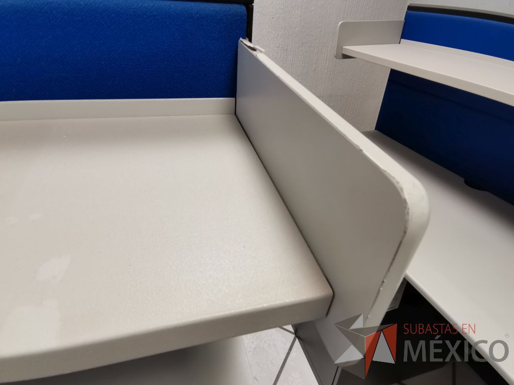 Lote 073 - Estación de trabajo para 2 personas con 2 repisas para documentos y 2 archiveros verticales de 3 cajones - Imagen 11