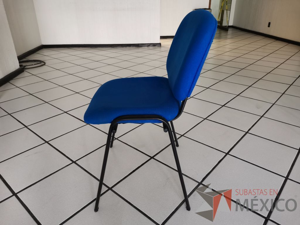 Lote 027 - 4 Sillas de visita con asiento y respaldo en tela color azul - Imagen 6