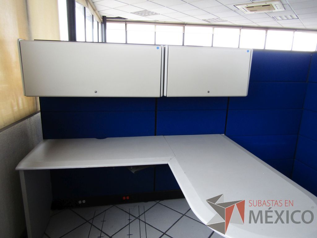Lote 001 - Estación de trabajo para 1 persona, archivero vertical de 3 cajones escritorio en dos partes y 2 gavetas - Imagen 2