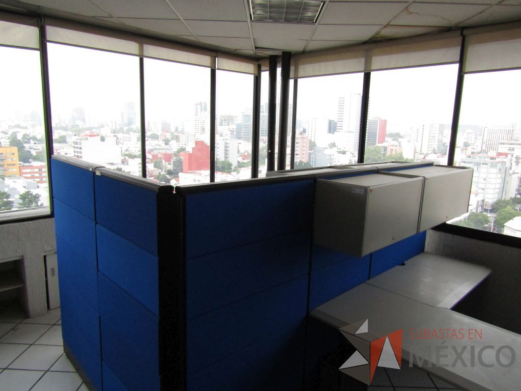 Lote 009 - Estación de trabajo para 2 personas con escritorios en escuadra, 4 gavetas y 2 archiveros verticales de 3 cajones - Imagen 11