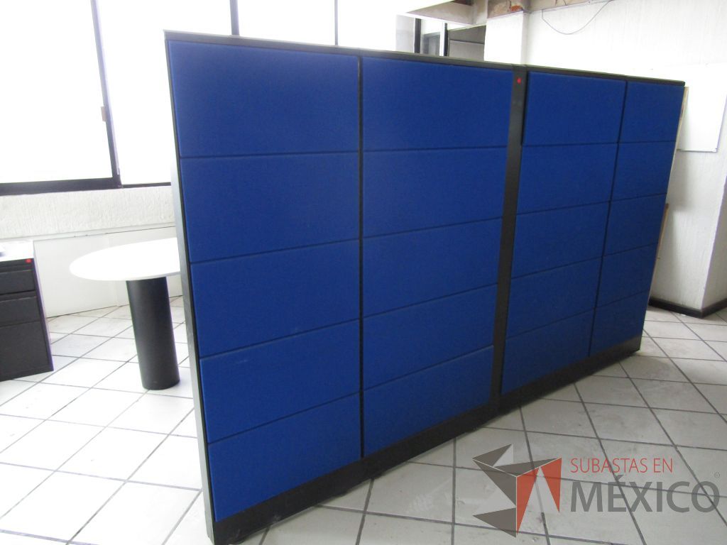 Lote 091 - Estación de trabajo para 2 personas con 5 gavetas, dos escritorios en escuadra y 2 archiveros verticales de 3 cajones - Imagen 22