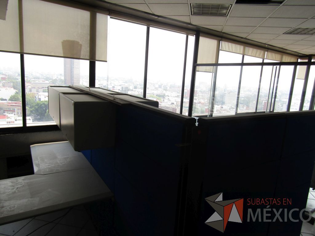Lote 092 - Estación de trabajo para 2 personas con dos escritorios en escuadra, 4 gavetas y 2 archiveros verticales de 3 cajones - Imagen 16
