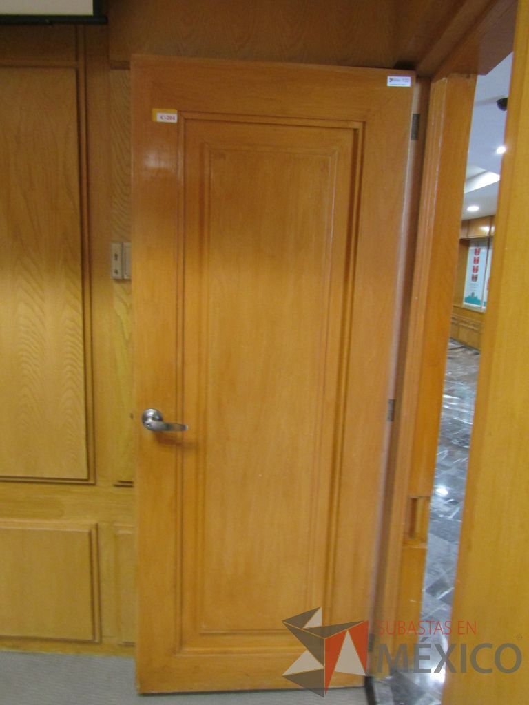 Lote 001 - 3 canceles de madera, 4 puertas y 8 ventanas de vidrio reflectivo - Imagen 10