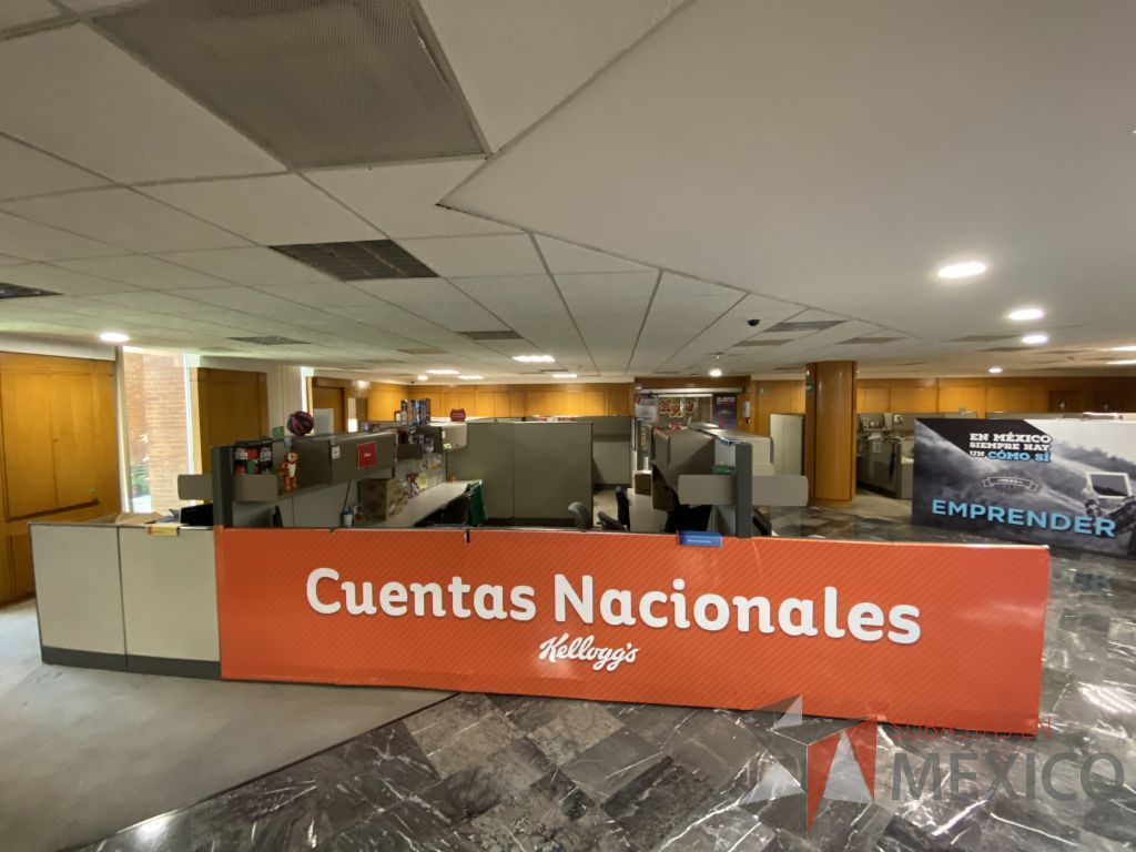 Lote 012 - Estación de trabajo de mampara alta para 12 personas con 14 archiveros de pedestal de 3 cajones - Imagen 9