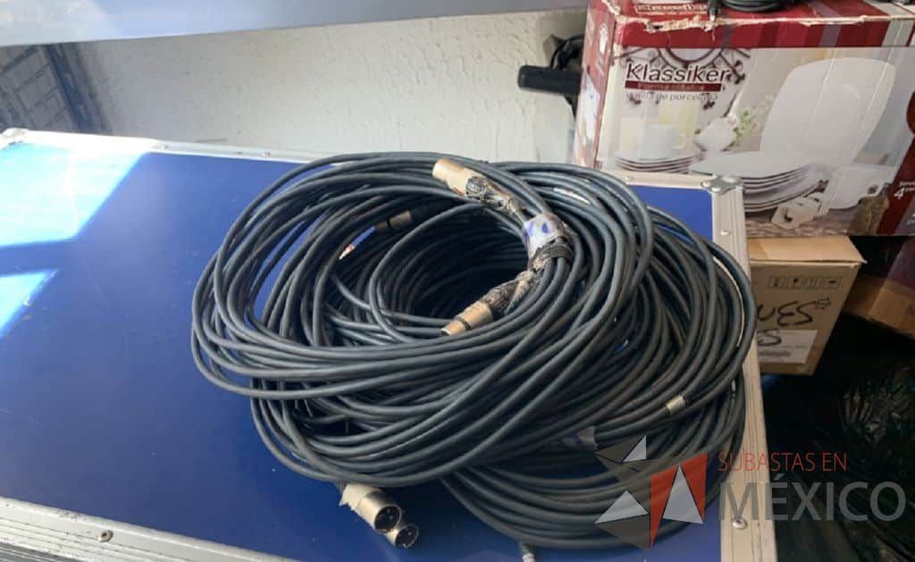 Lote 002 - Mezcladora análoga PROFESIONAL18 canales con case 2 cable Canon genérico de 25m - Imagen 10
