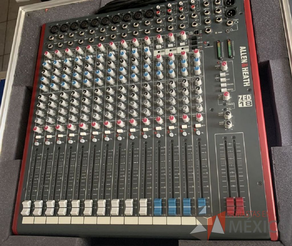 Lote 002 - Mezcladora análoga PROFESIONAL18 canales con case 2 cable Canon genérico de 25m - Imagen 5