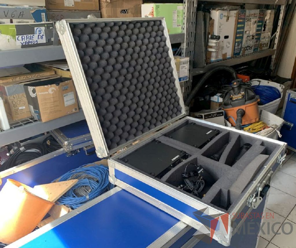 Lote 115 - 2 Micrófonos PROFESIONALES Inalámbricos, 2 receptores para micrófono y Case para 2 micrófonos y 2 Cables Cánon genérico 4.50 m. - Imagen 2