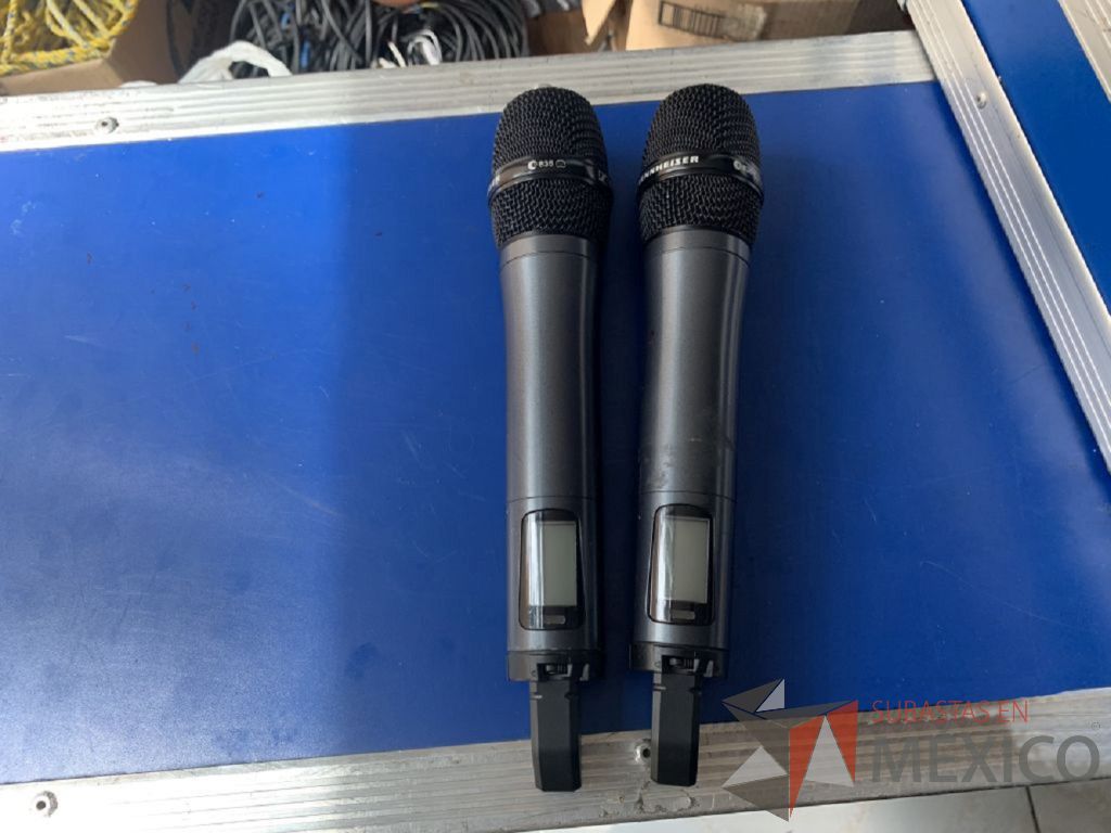 Lote 115 - 2 Micrófonos PROFESIONALES Inalámbricos, 2 receptores para micrófono y Case para 2 micrófonos y 2 Cables Cánon genérico 4.50 m. - Imagen 6