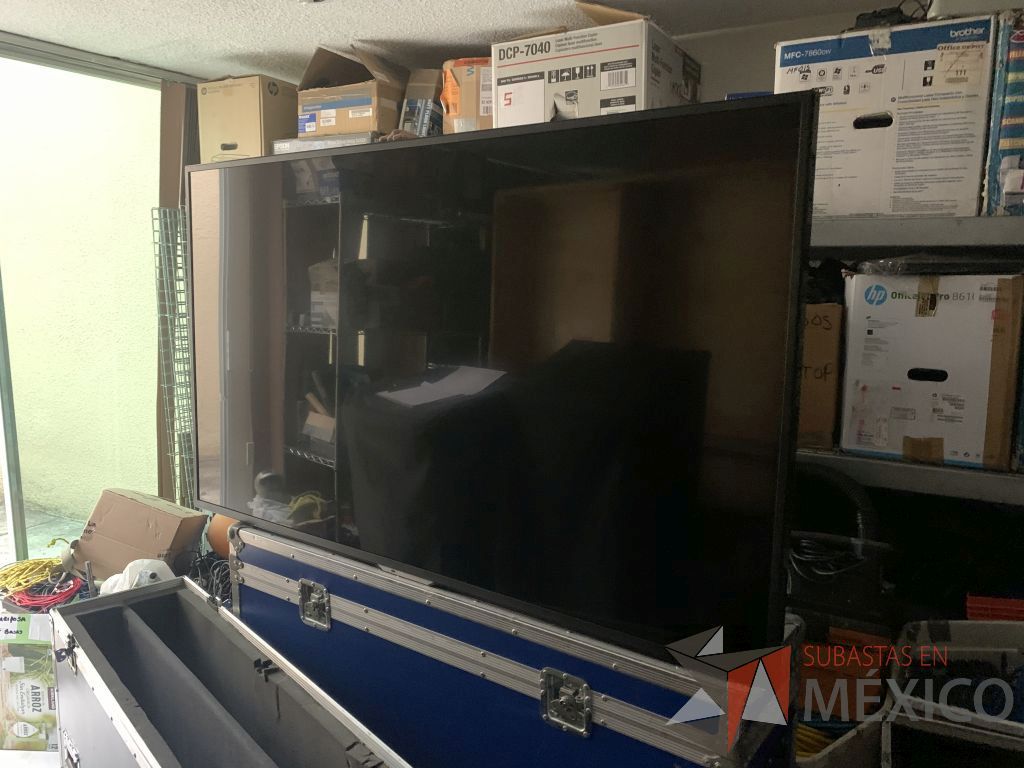Lote 006 - Pantalla Led 65 Pulgadas, Marca Sharp 4K, Modelo LC-65UB30U INCLUYE CASE PROFESIONAL PARA 2 PANTALLAS. - Imagen 2
