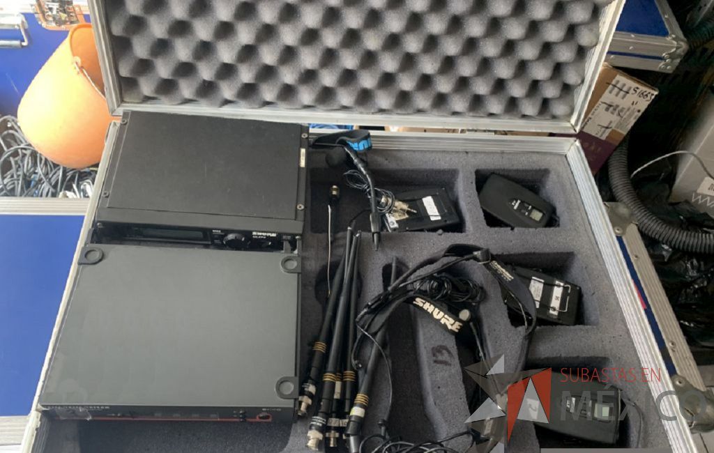Lote 034 - Receptor Sennheiser; receptor Shure; 3 diademas inalámbricas Shure; 4 bodies Shure con CASE incluído - Imagen 2