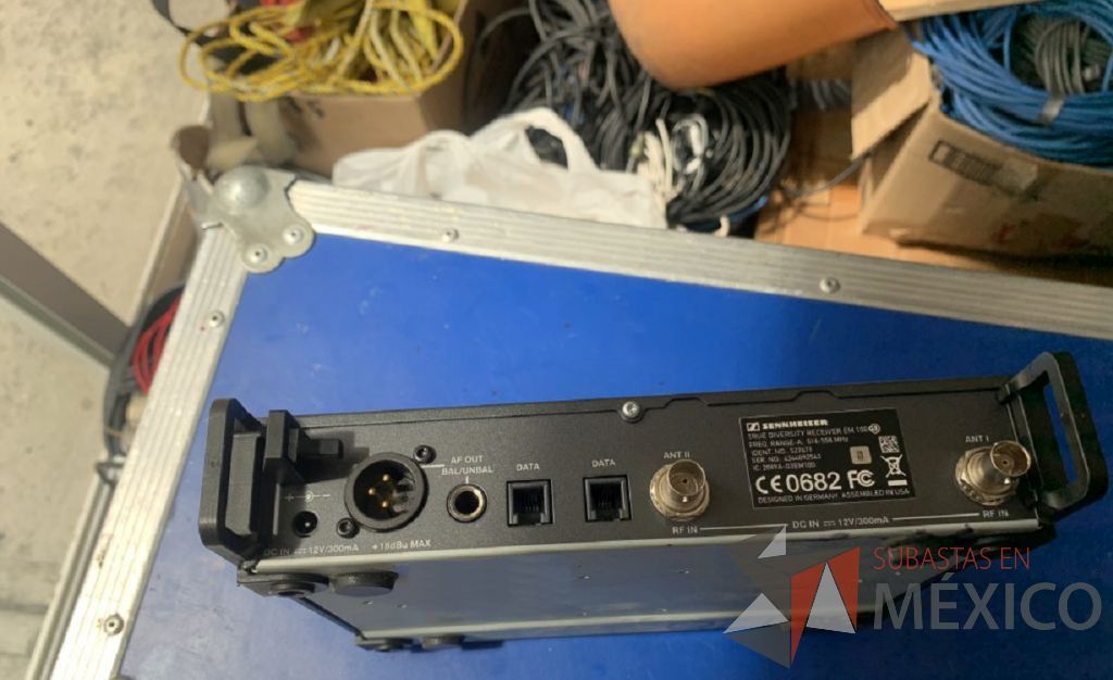 Lote 034 - Receptor Sennheiser; receptor Shure; 3 diademas inalámbricas Shure; 4 bodies Shure con CASE incluído - Imagen 3