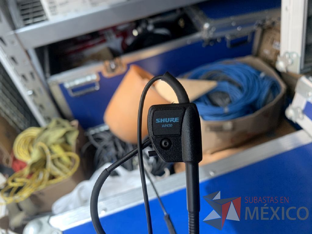 Lote 034 - Receptor Sennheiser; receptor Shure; 3 diademas inalámbricas Shure; 4 bodies Shure con CASE incluído - Imagen 8
