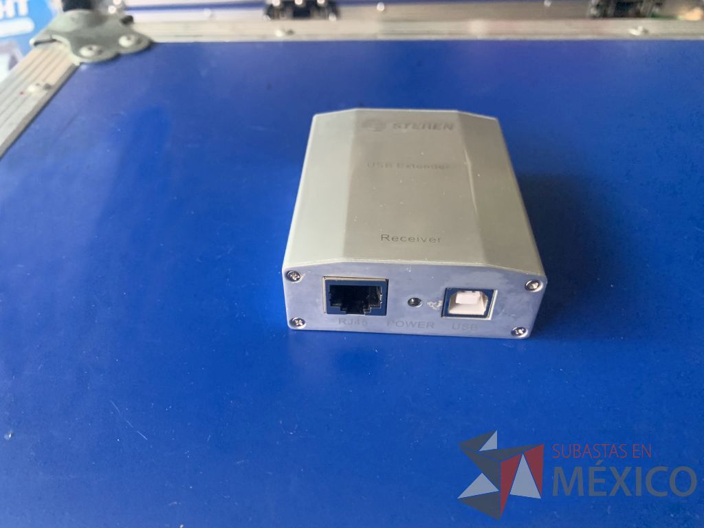 Lote 145 - 1 Interruptor-selector HDMI marca Auvio, 1 Extension USB Marca Steren y 1 Quita home marca Kramer