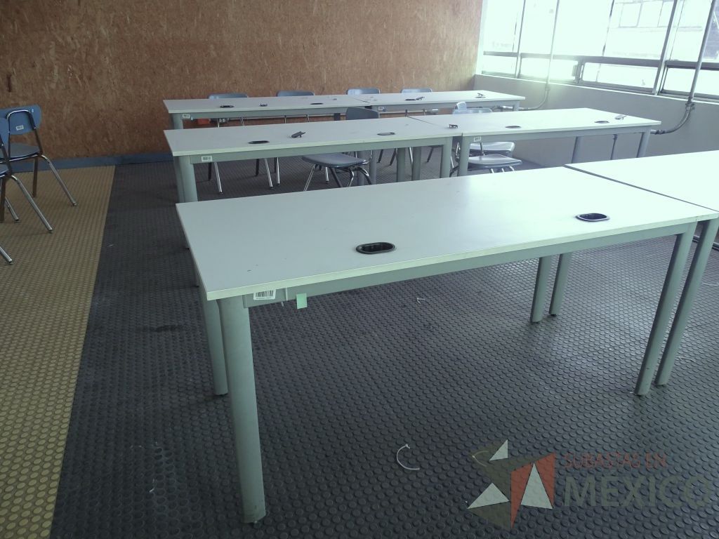 Lote 002 - Mesa de trabajo para 2 personas y 2 Sillas fijas con mecanismo de nivelación - Imagen 21