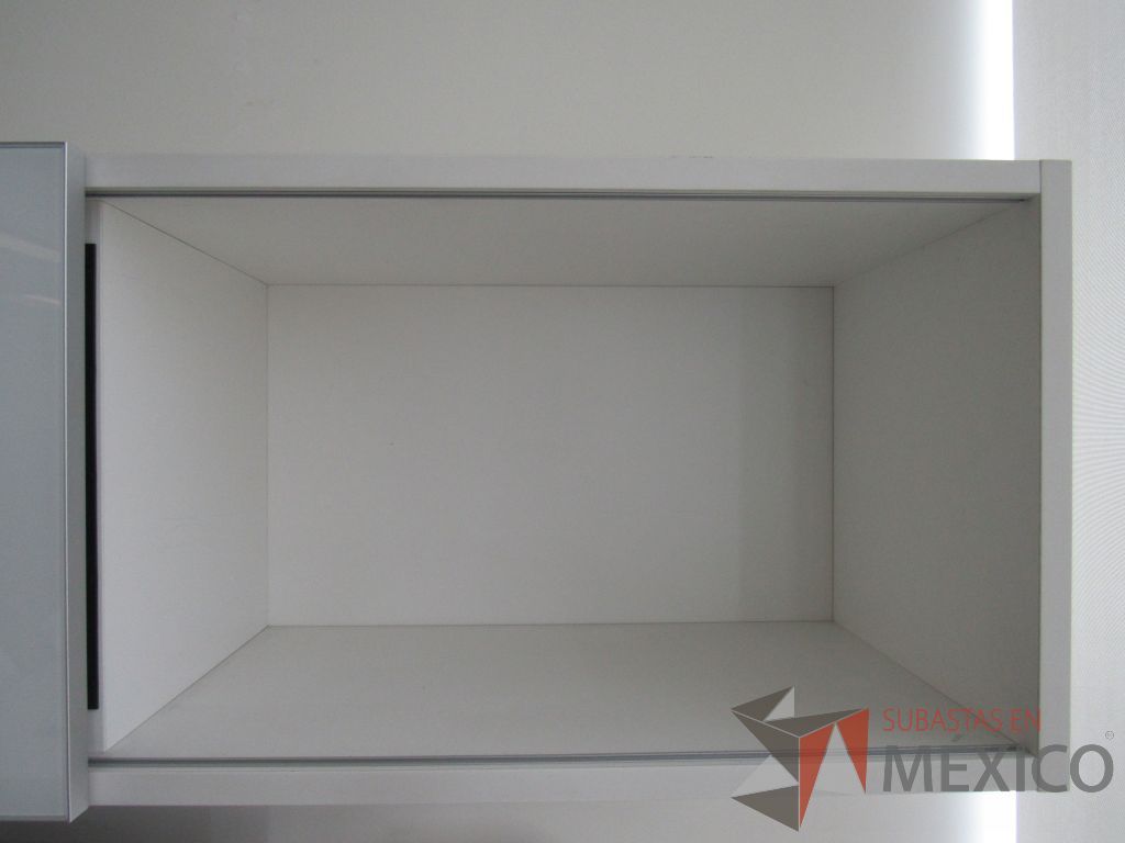 Lote 008 - Escritorio en escuadra con gabinete de pedestal de 2 puertas y gaveta empotrada color blanco - Imagen 10